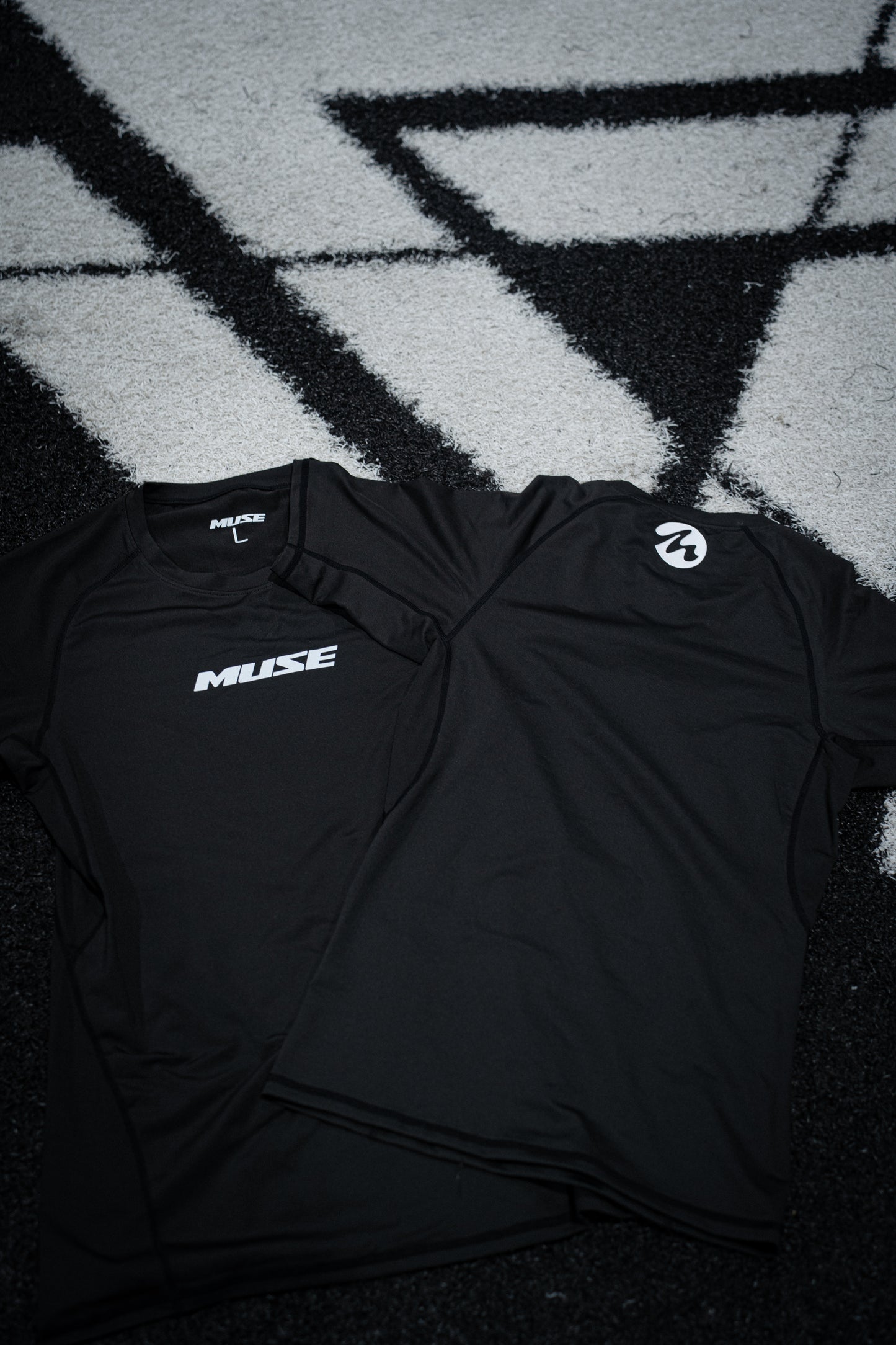 MUSE COMPRESSION TEE