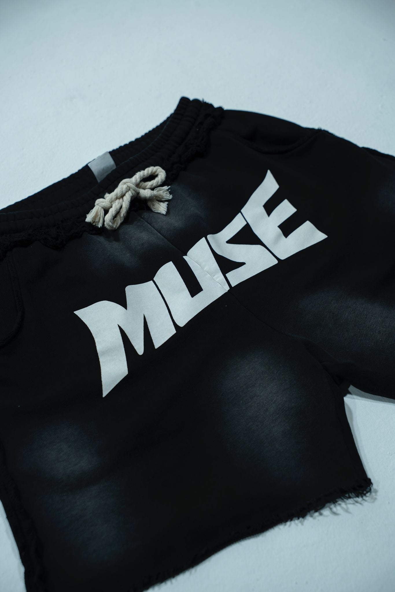 MUSE SHORT